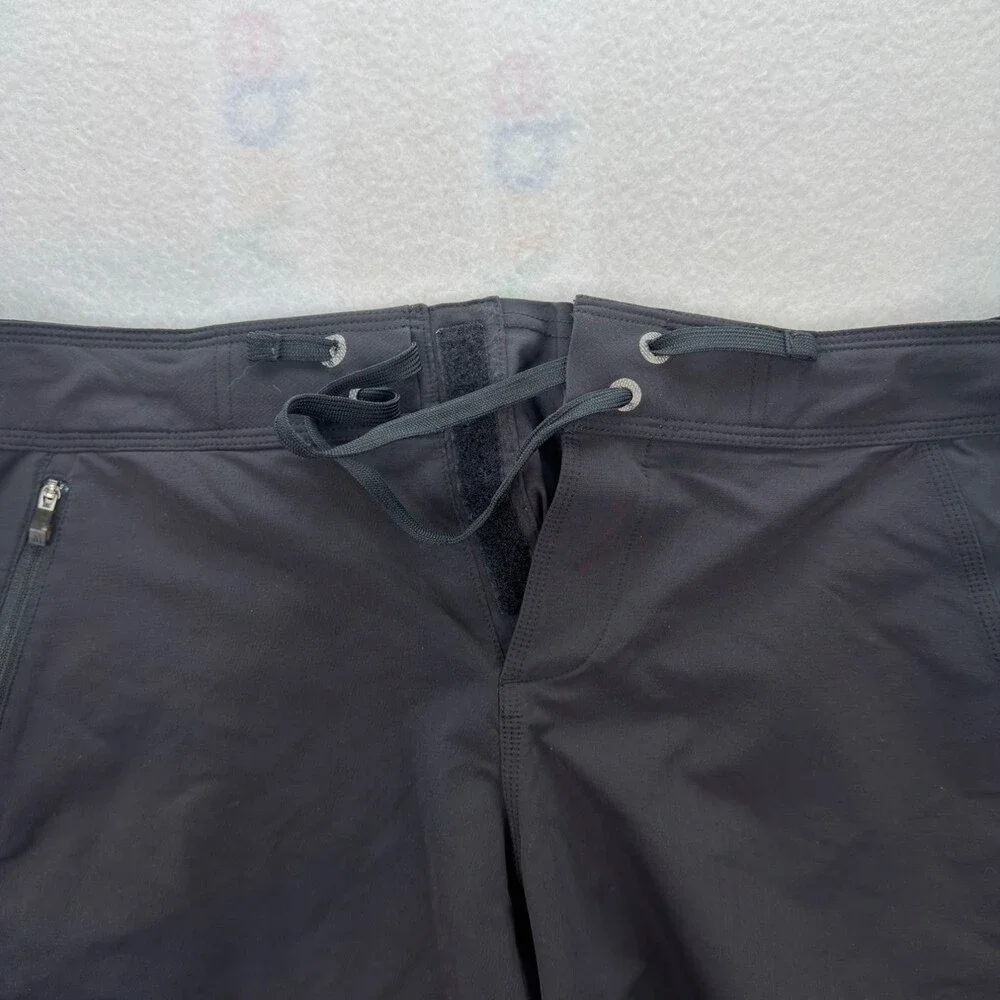 The North Face Mens 34 Black Board Shorts Swim Trunks Zip Pockets Drawstring
